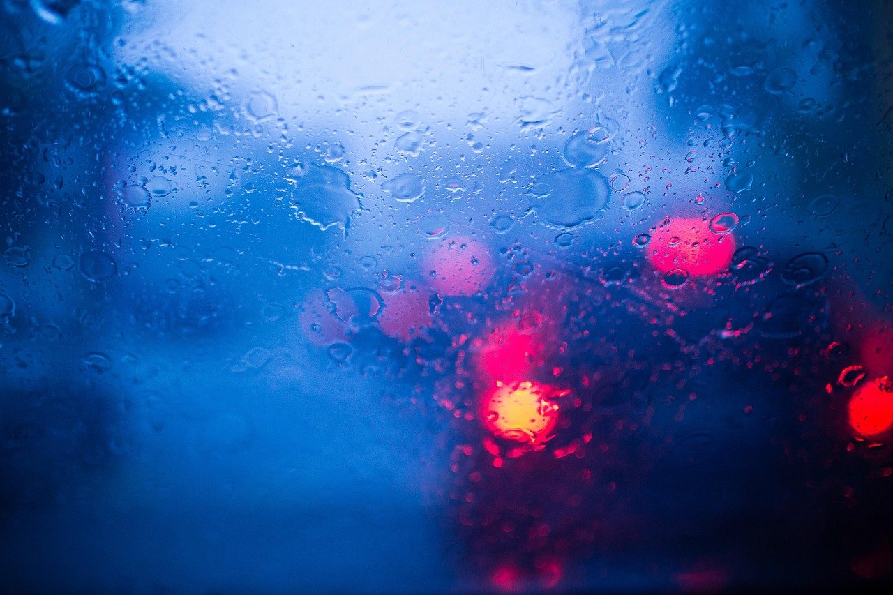 Lluvias en Santiago: ¿qué cubren tu seguro de hogar y tu auto?